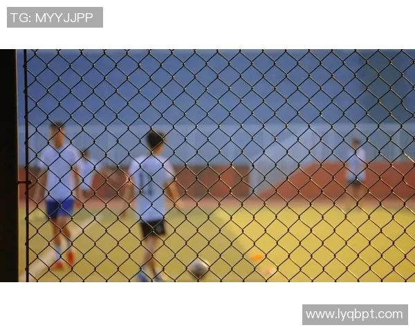 网球小子从街头到赛场的成长之路：青春奋斗与梦想追逐的真实写照